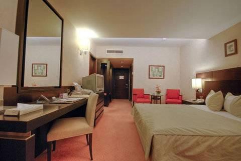 Ramada Plaza By Wyndham Raouche Hotel