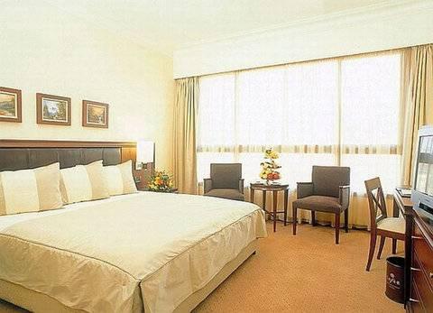 Ramada Plaza By Wyndham Raouche 5*