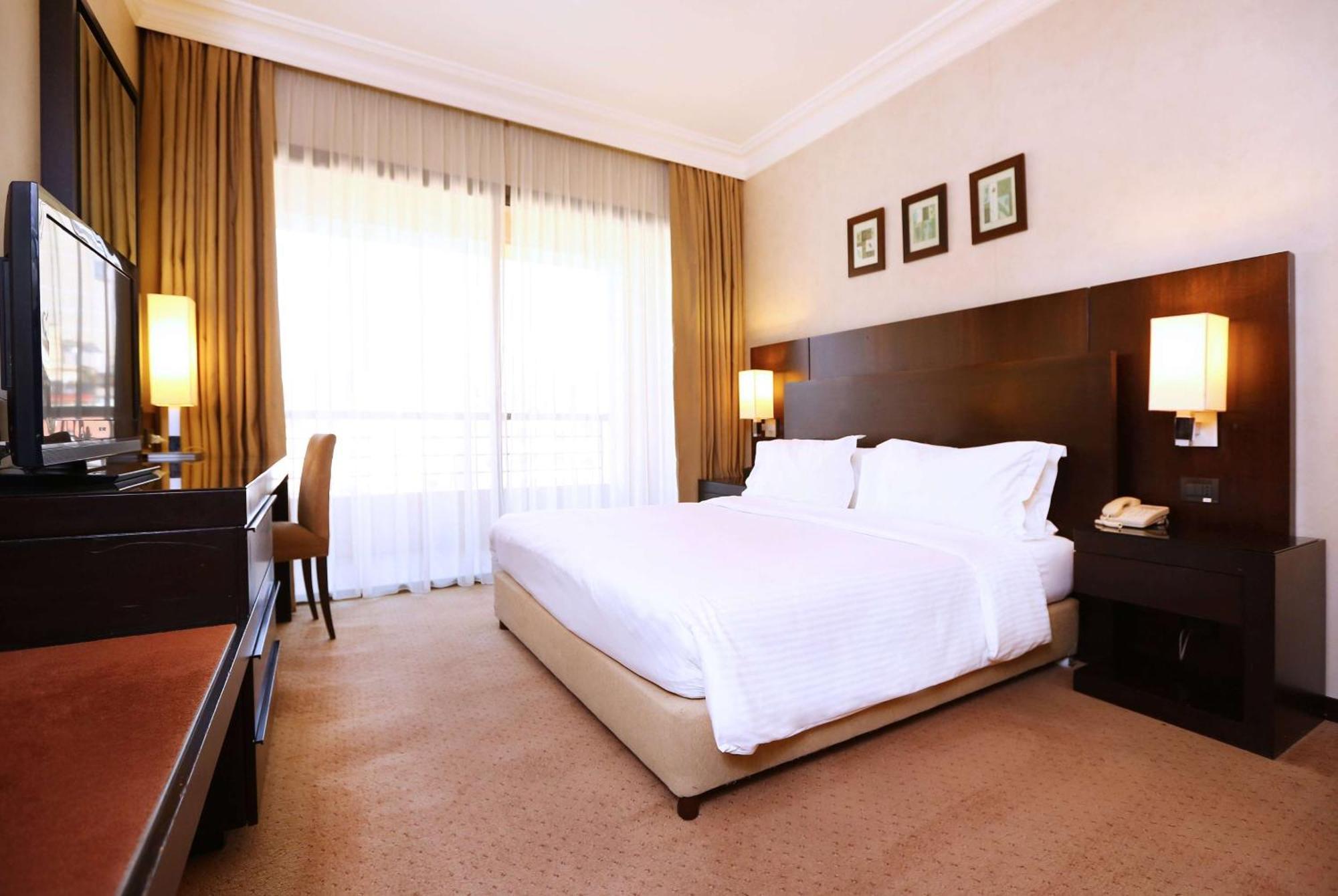 Ramada Plaza By Wyndham Raouche 5*