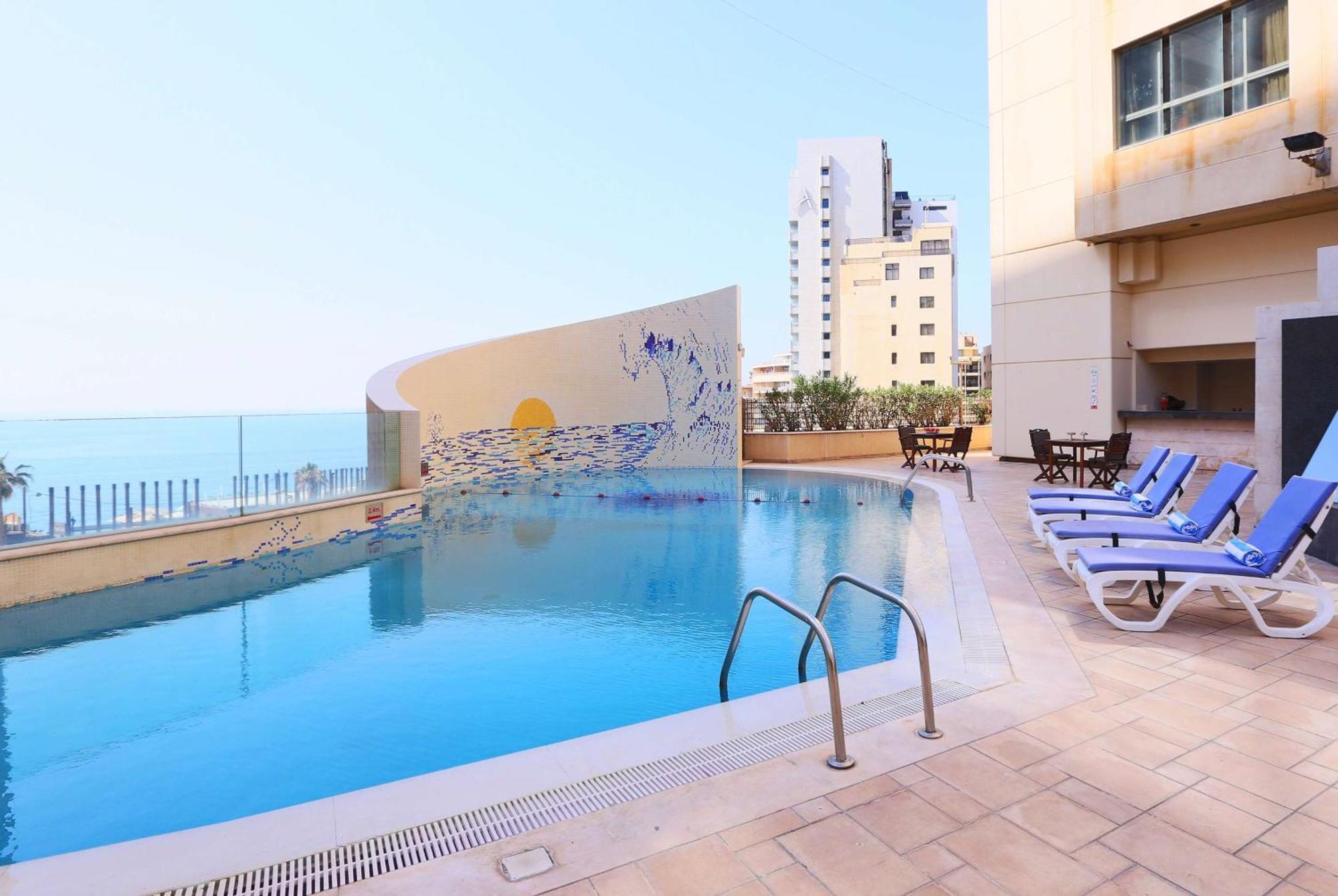 Ramada Plaza By Wyndham Raouche 5*