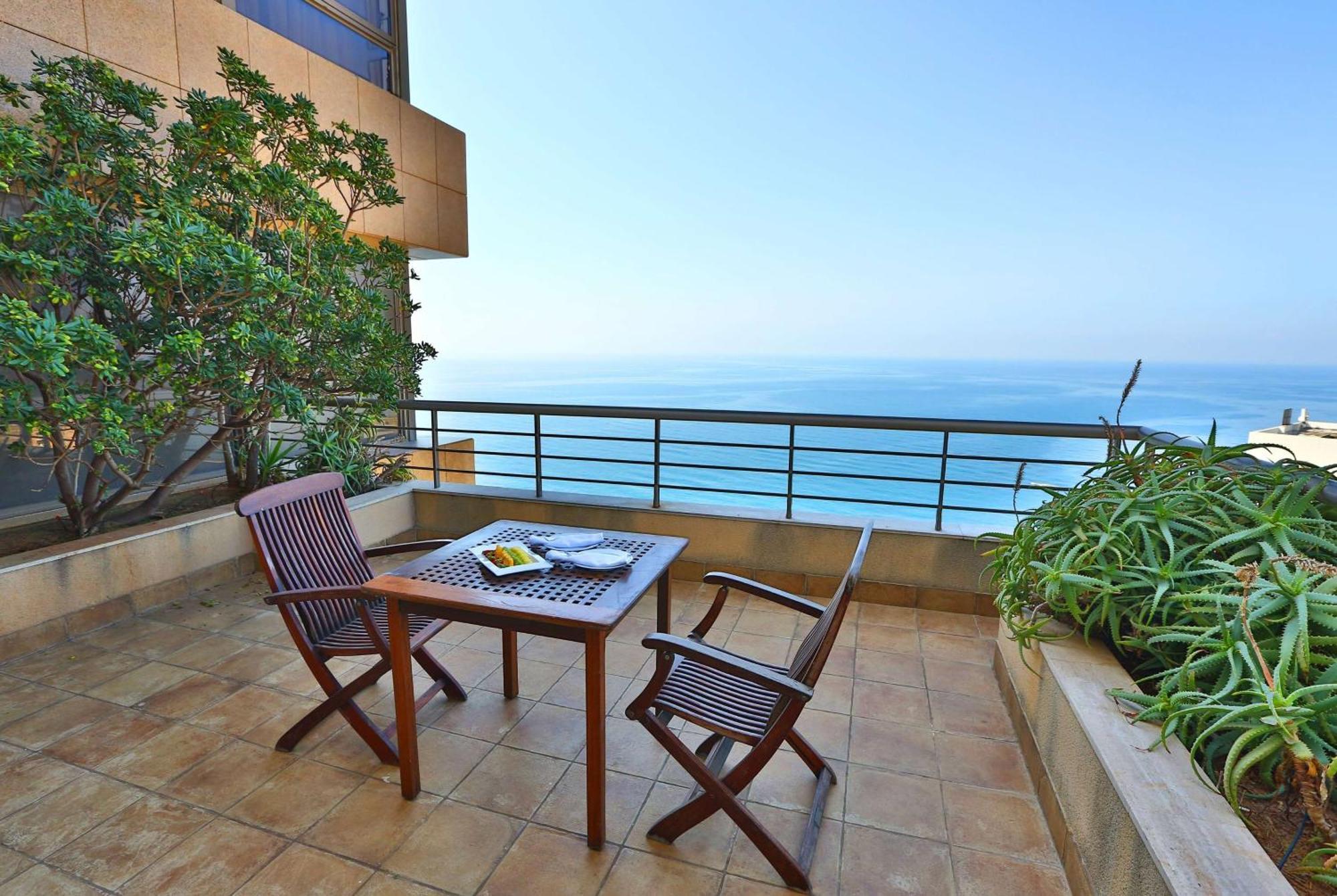 Ramada Plaza By Wyndham Raouche 5* Beirut