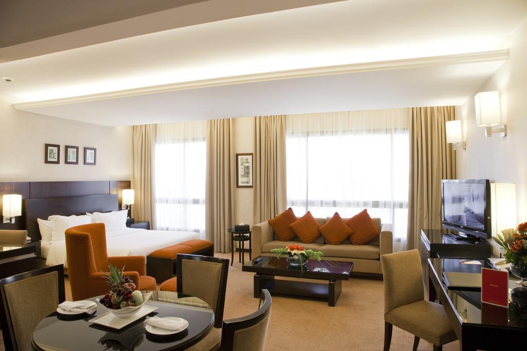 Hotel Ramada Plaza By Wyndham Raouche Beirut