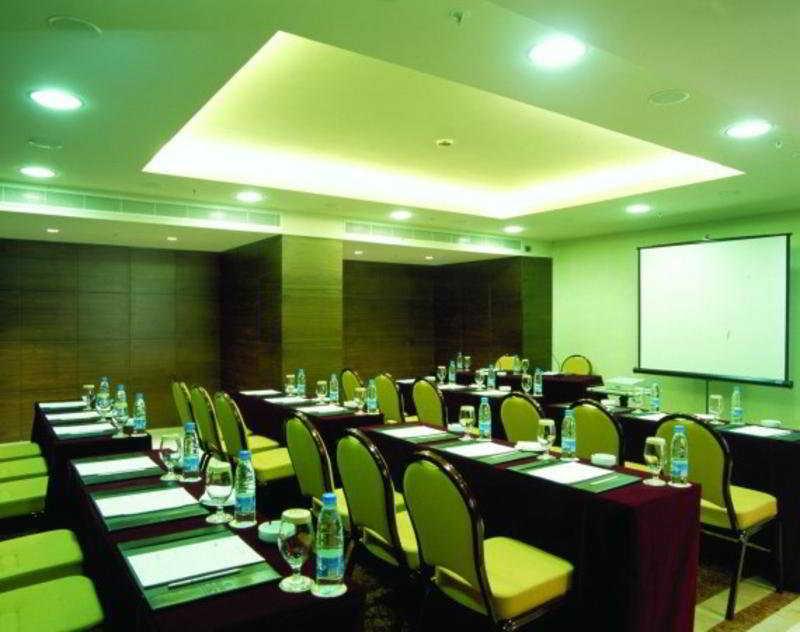 Ramada Plaza By Wyndham Raouche 5*