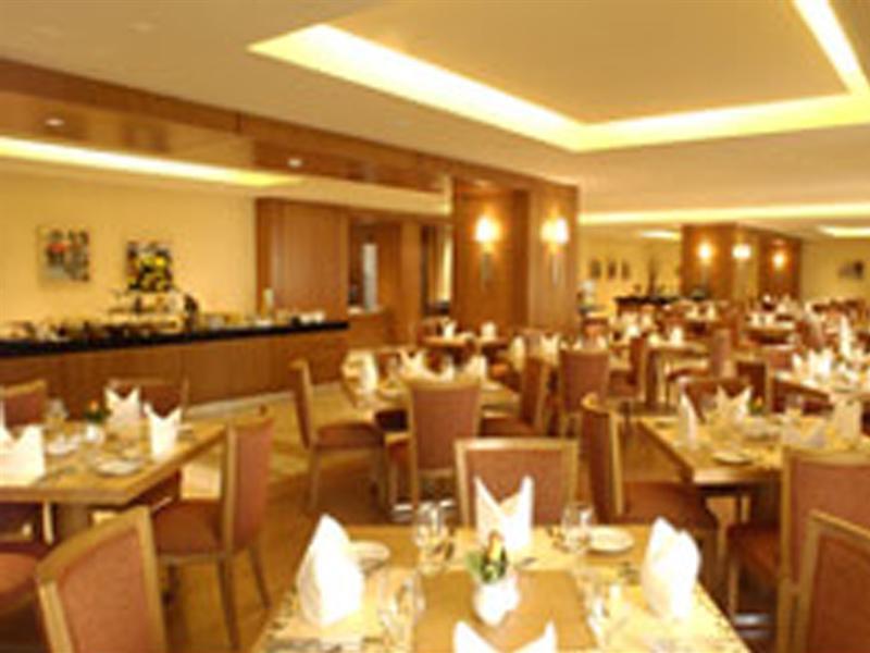 Hotel Ramada Plaza By Wyndham Raouche