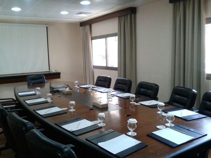Ramada Plaza By Wyndham Raouche Hotel Beirut
