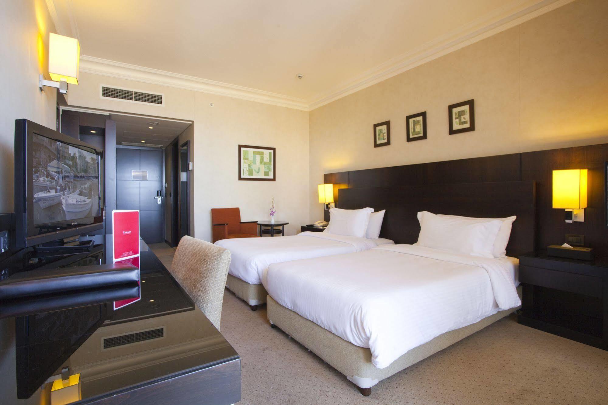 Ramada Plaza By Wyndham Raouche 5* Beirut