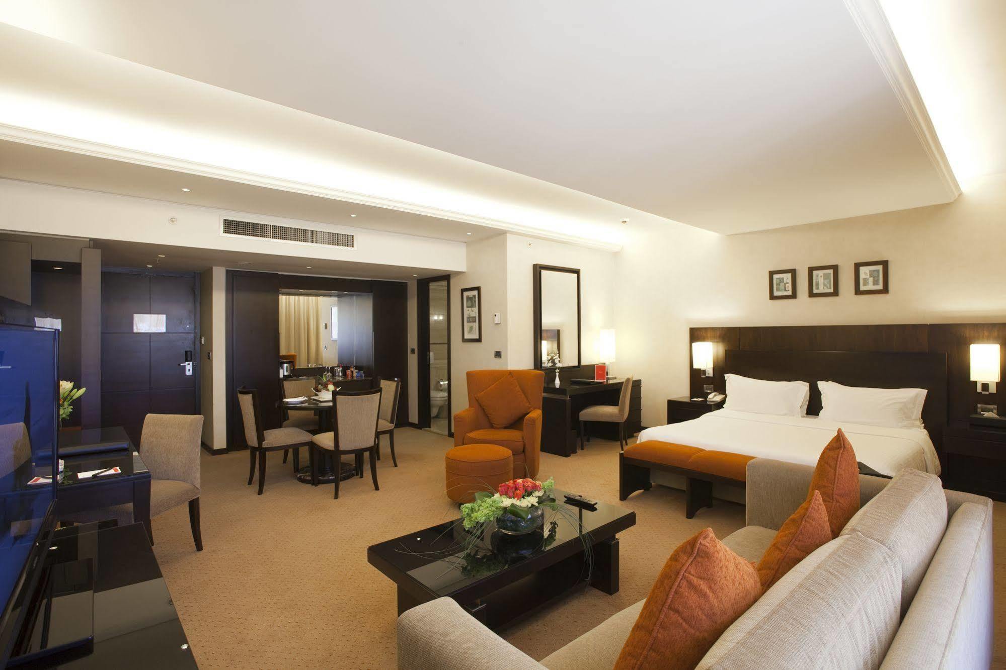 Hotel Ramada Plaza By Wyndham Raouche