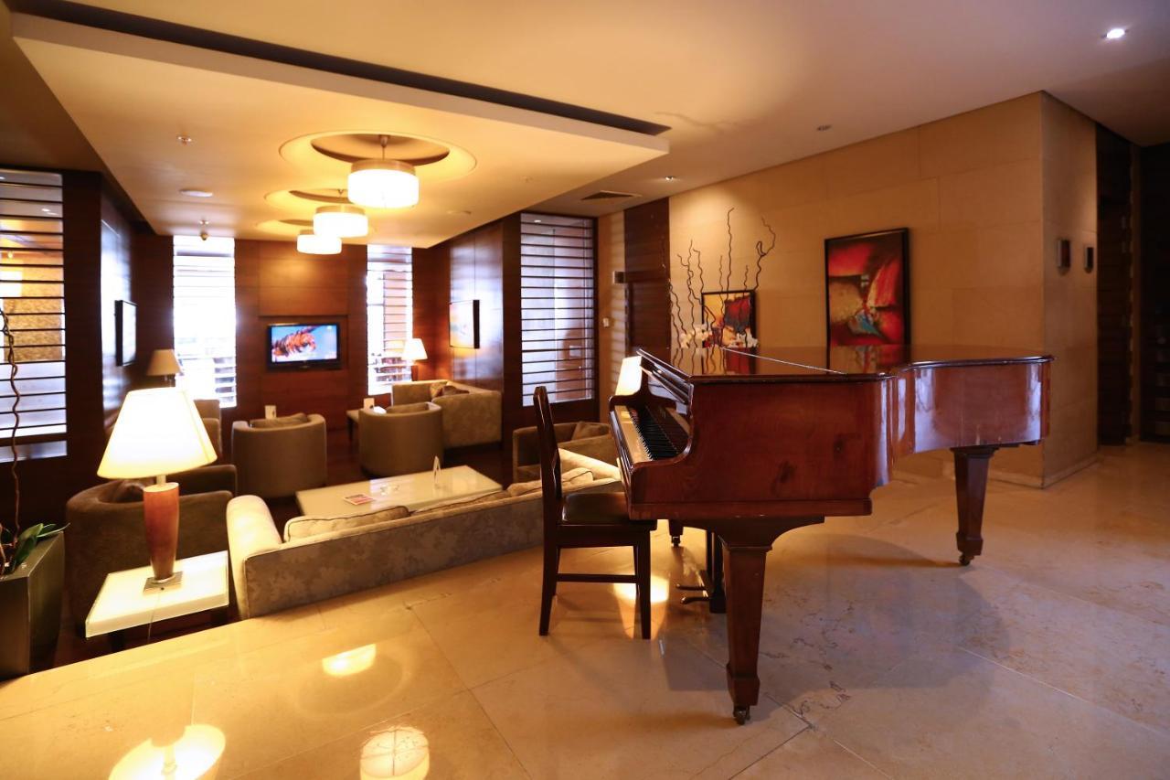 Ramada Plaza By Wyndham Raouche Hotel